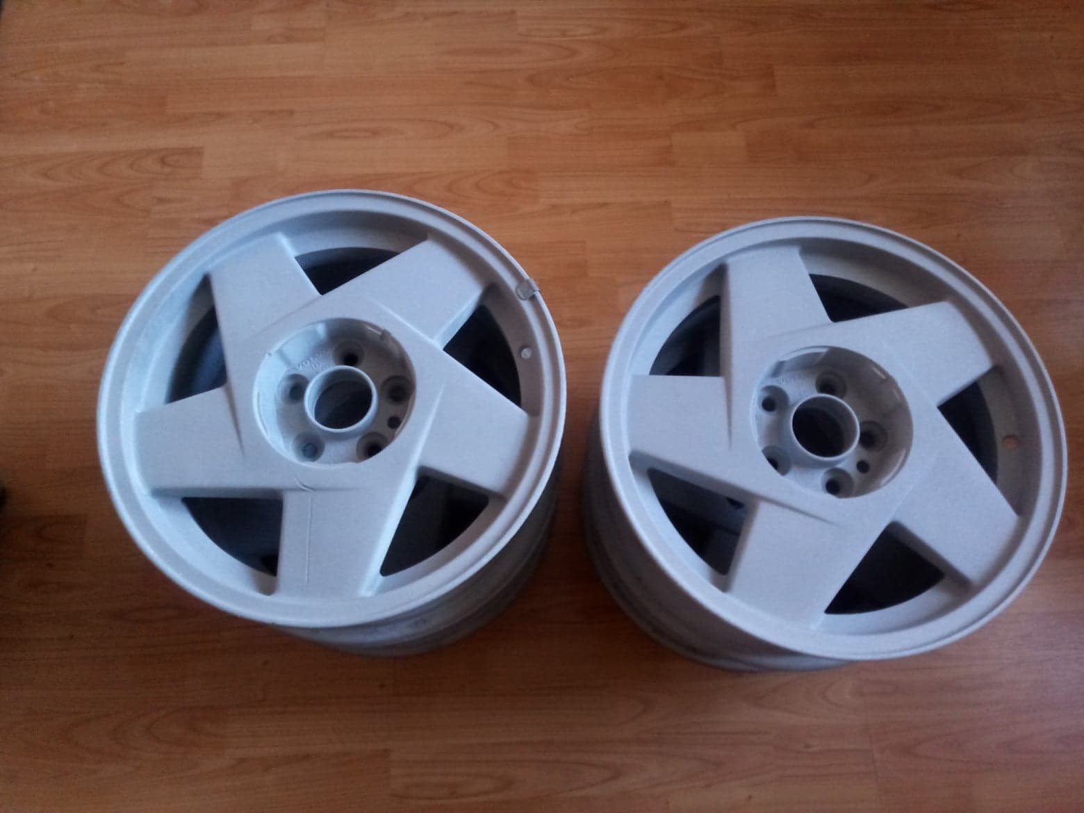 Jeszcze tylko kolor (sugestie co do koloru mile widziane) dobrać i wstawiamy ;)