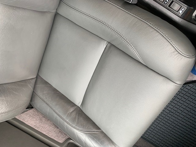 Fotel pasażera po wymianie środka i krawędzi siedziska