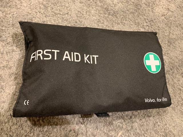 Apteczka Volvo.jpg